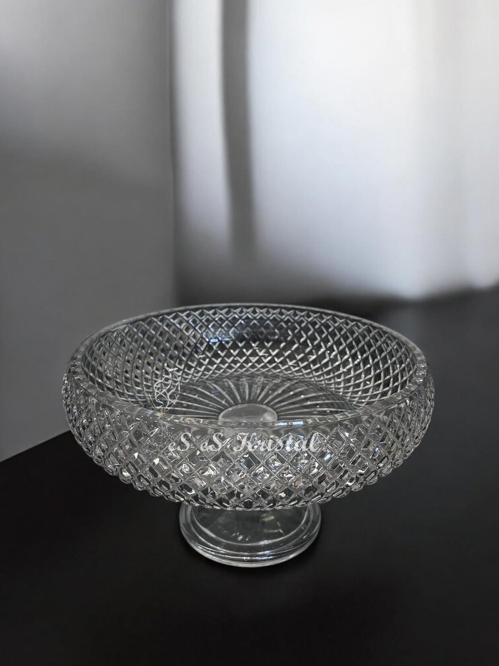 Nilüfer Kase Ayaklı Tarama 28 Cm Şeffaf