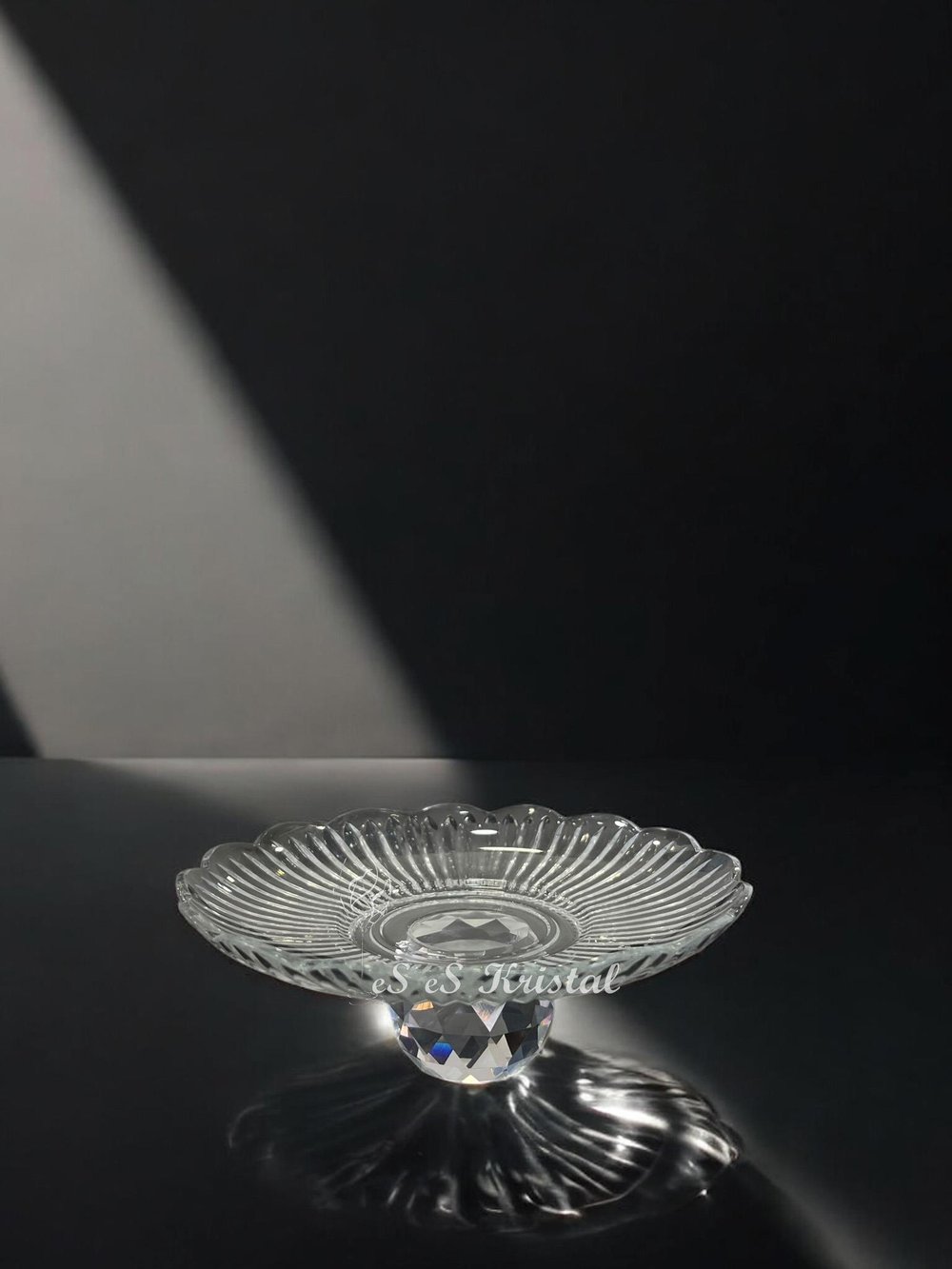 Tek Katlı Lokumluk Kristal Top Ayaklı Dik kesme Şeffaf