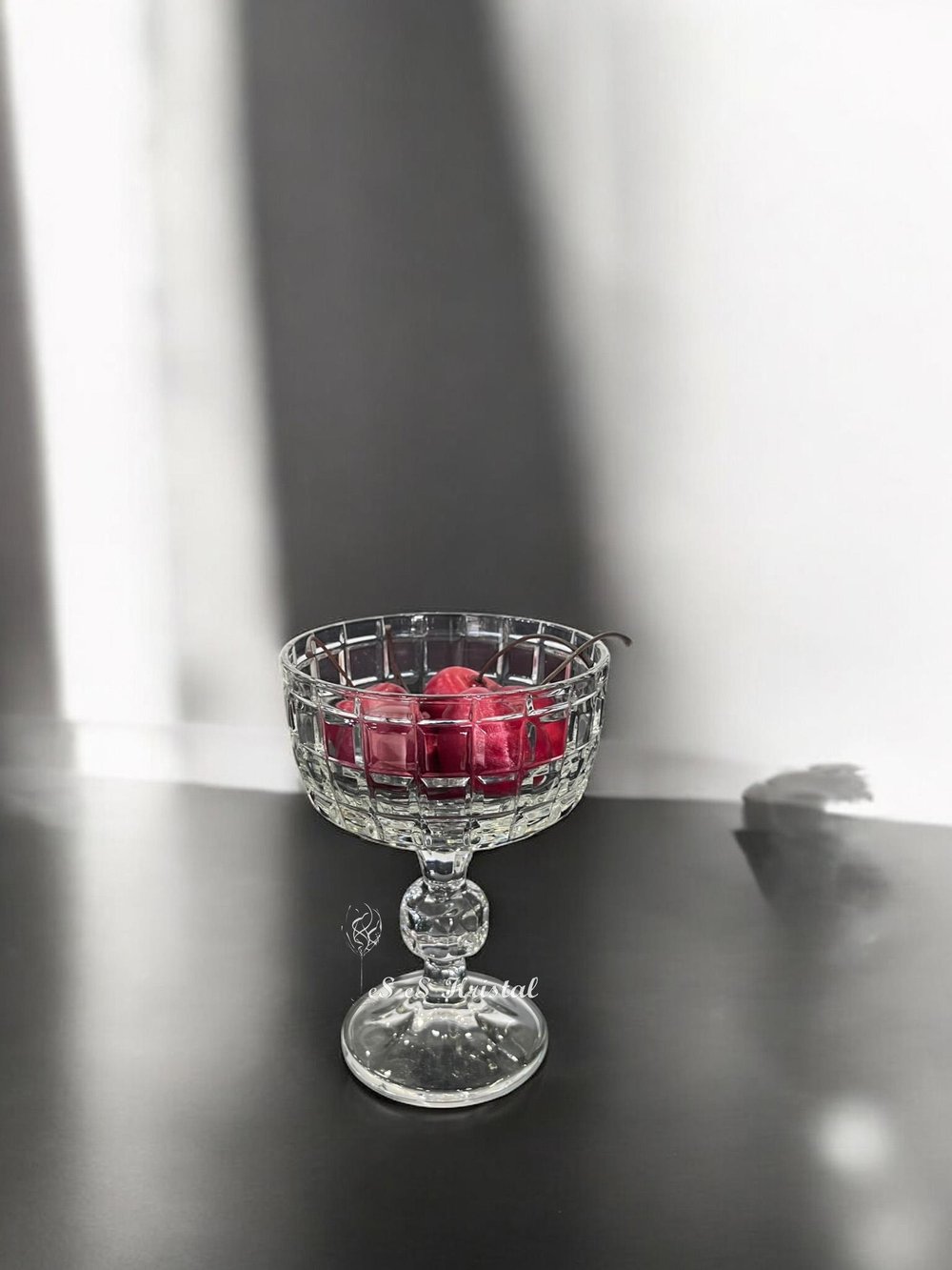 Uzun Ayaklı Dondurmalık Kare Şeffaf