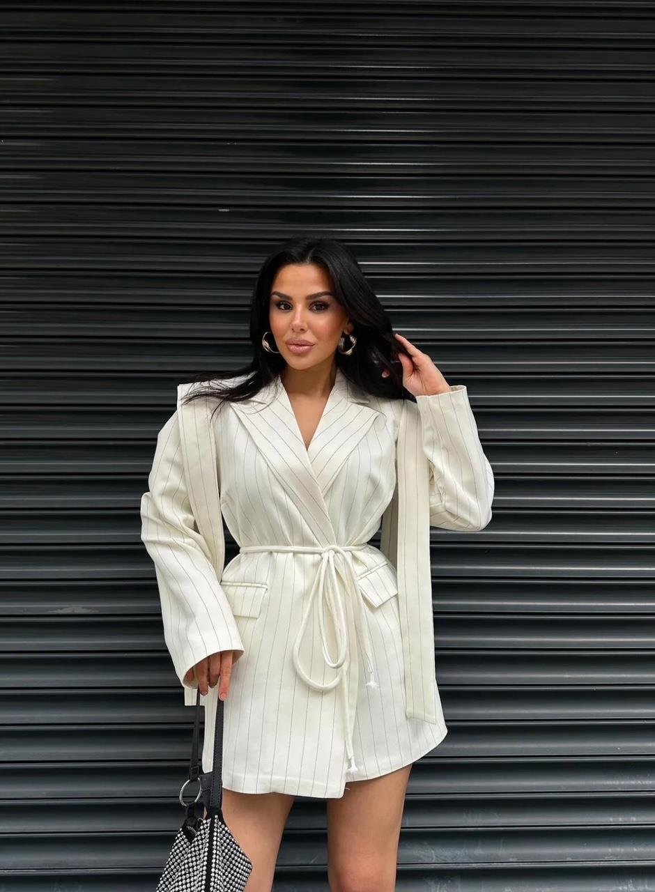 Beyaz Çizgili Bağlamalı Blazer Ceket