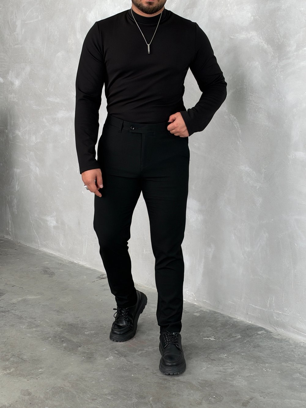 BASIC KIŞLIK DATE KOMBİNİ – 03 Siyah Sweatshirt & Siyah Pantolon