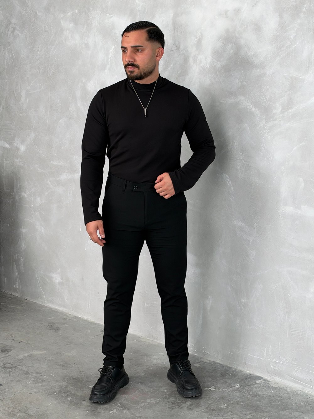 BASIC KIŞLIK DATE KOMBİNİ – 03 Siyah Sweatshirt & Siyah Pantolon