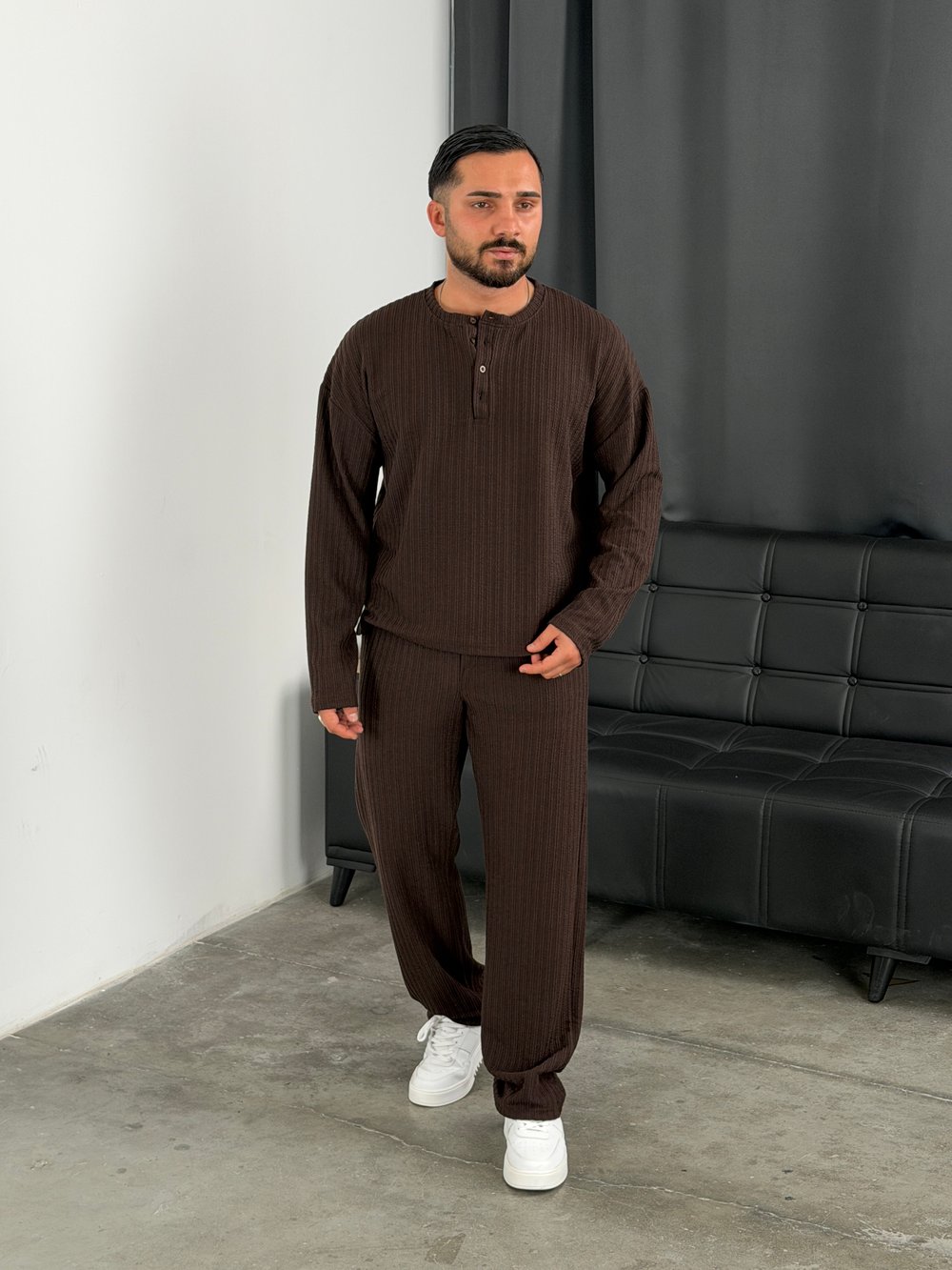 Burgu Desen Henley Model Takım Acı Kahve