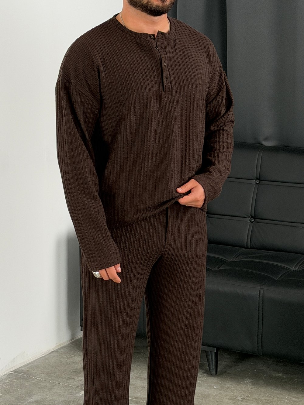 Burgu Desen Henley Model Takım Acı Kahve