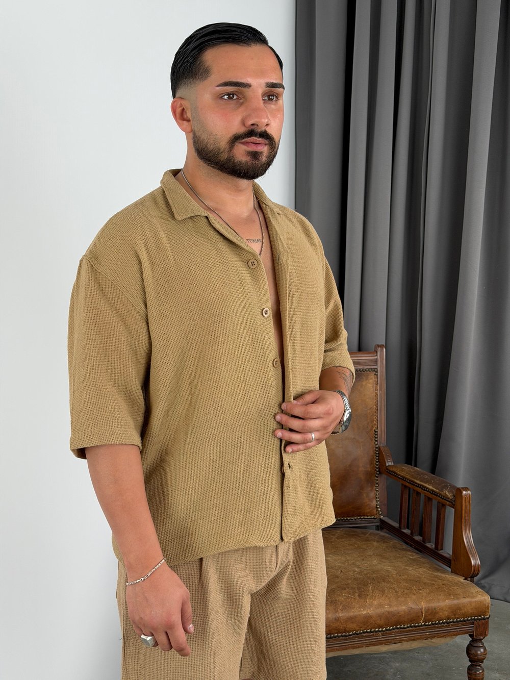 TRS MODEL OVERSİZE KISAKOL GÖMLEK CAMEL