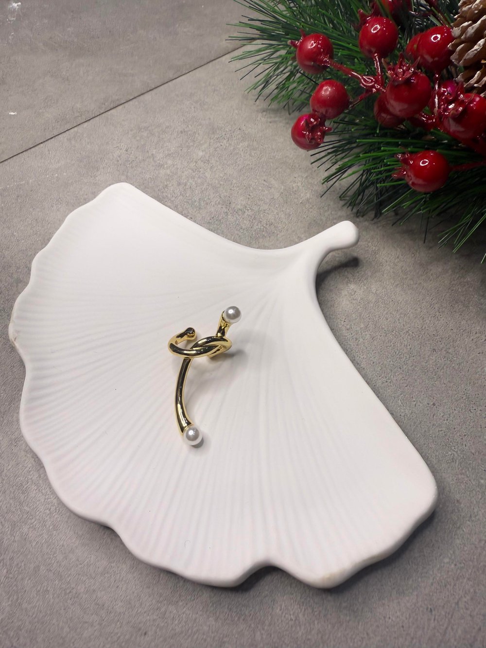 İnci Düğümlü Gold Earcuff 