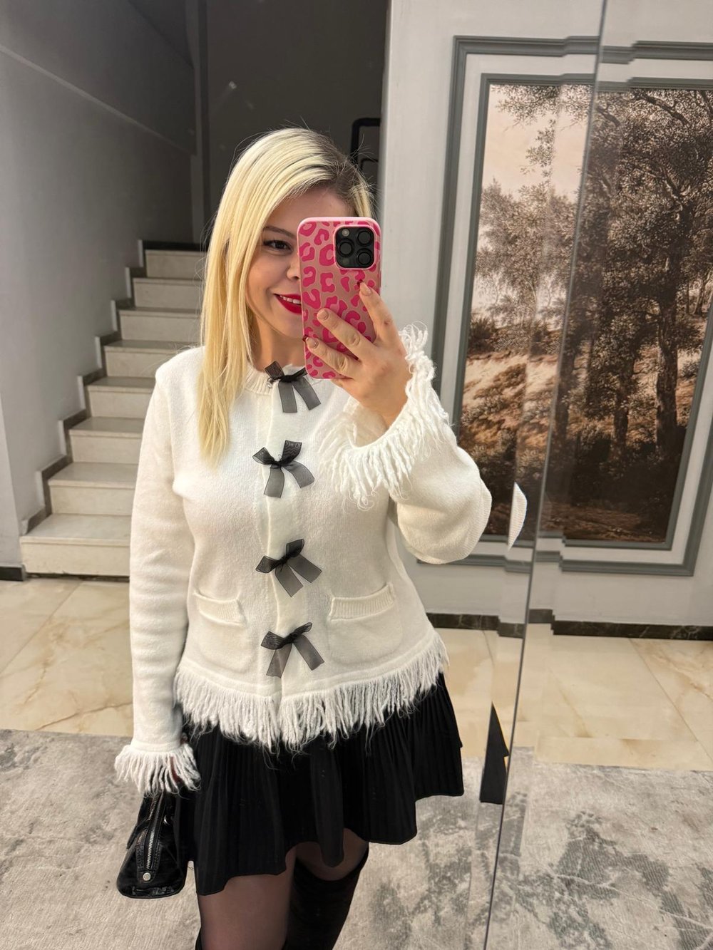 Saçaklı Kurdaleli Beyaz Hırka