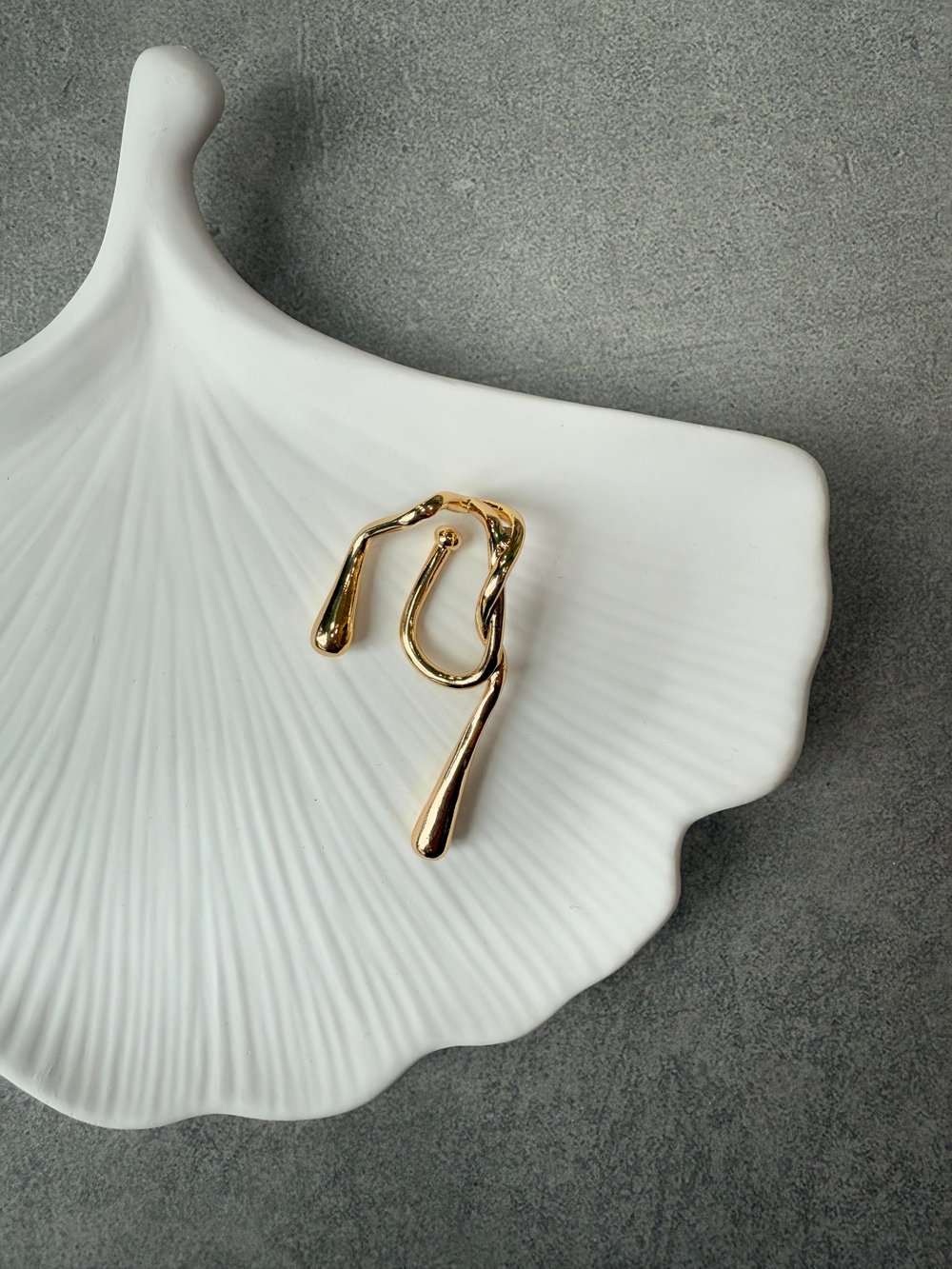 Tasarım Earcuf Gold Küpe