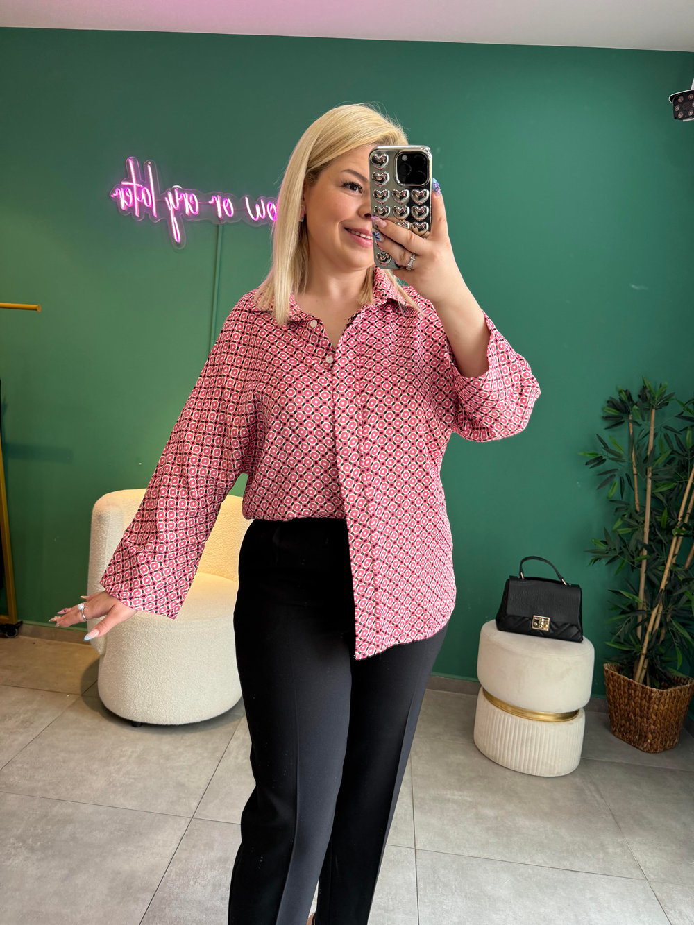 Yarasa Kol Pembe Desenli Saten Gömlek