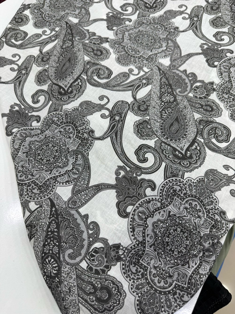 Şal Desenli Pamuk Vual Kumaş