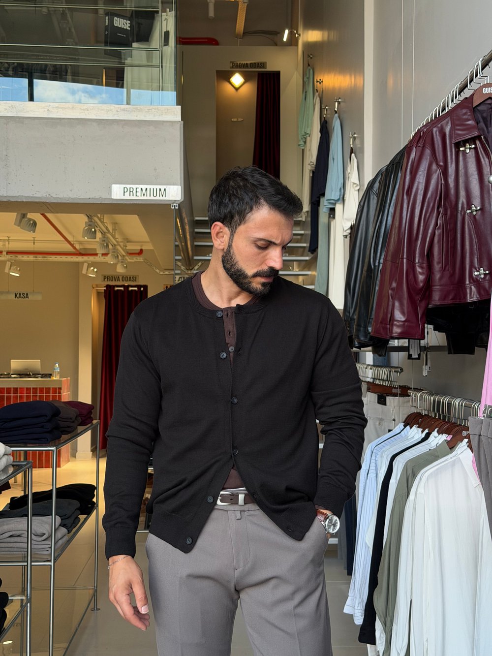 Alois Siyah Triko Hırka