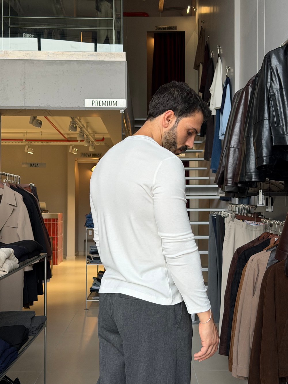 Basel Beyaz Henley Yaka Tişört