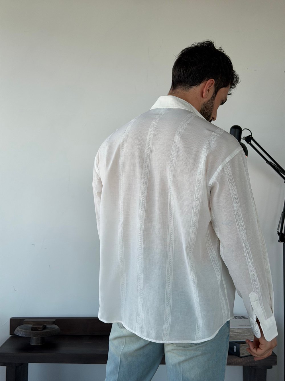 Elfa Pres Nakışlı Oversize Beyaz Gömlek