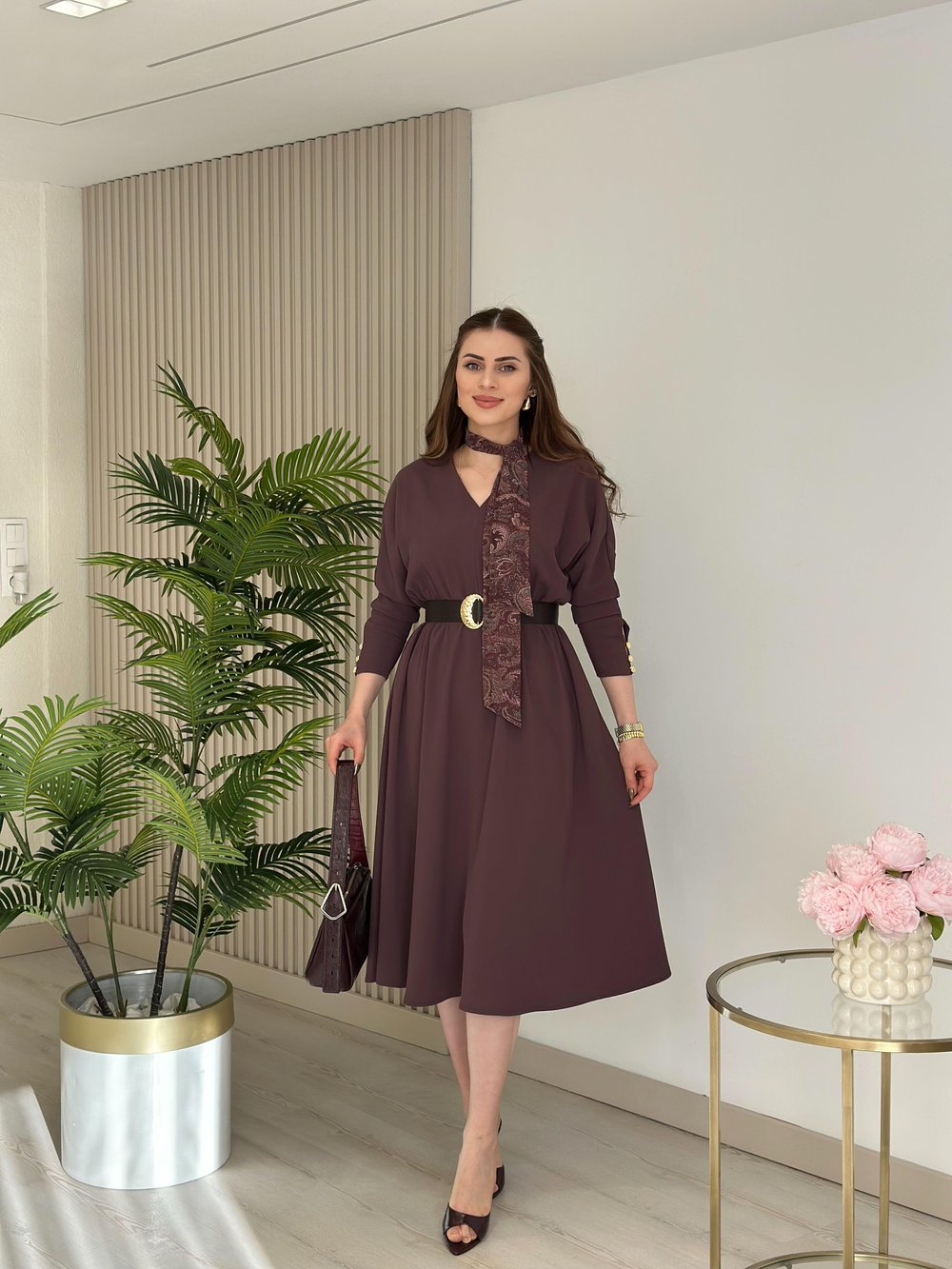 Fular Detaylı Kemerli Krep Kumaş Elbise Mürdüm