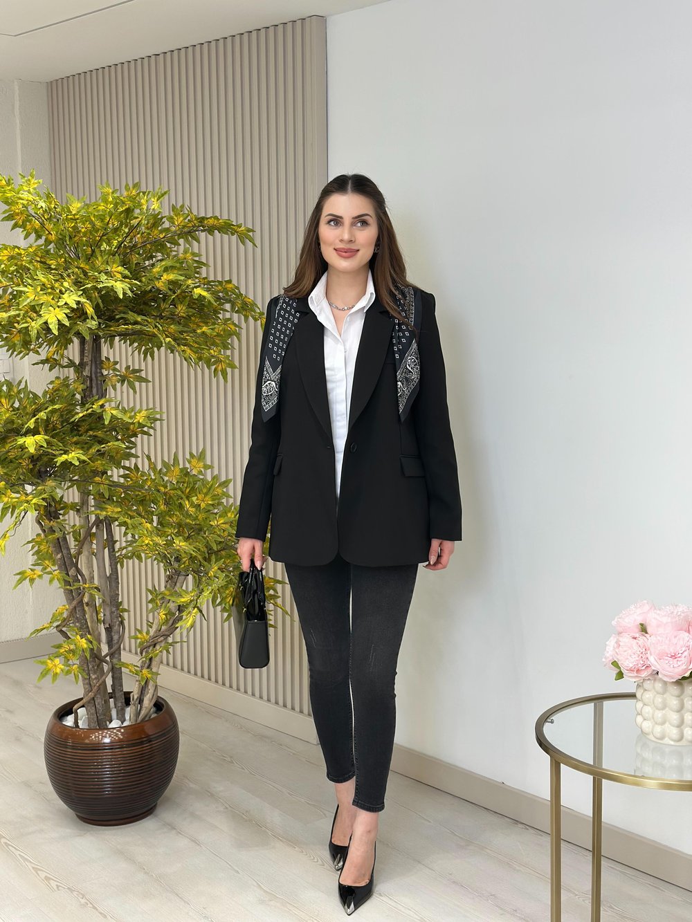 Fular Detaylı Vatkalı Rahat Kalıp Blazer Ceket Siyah