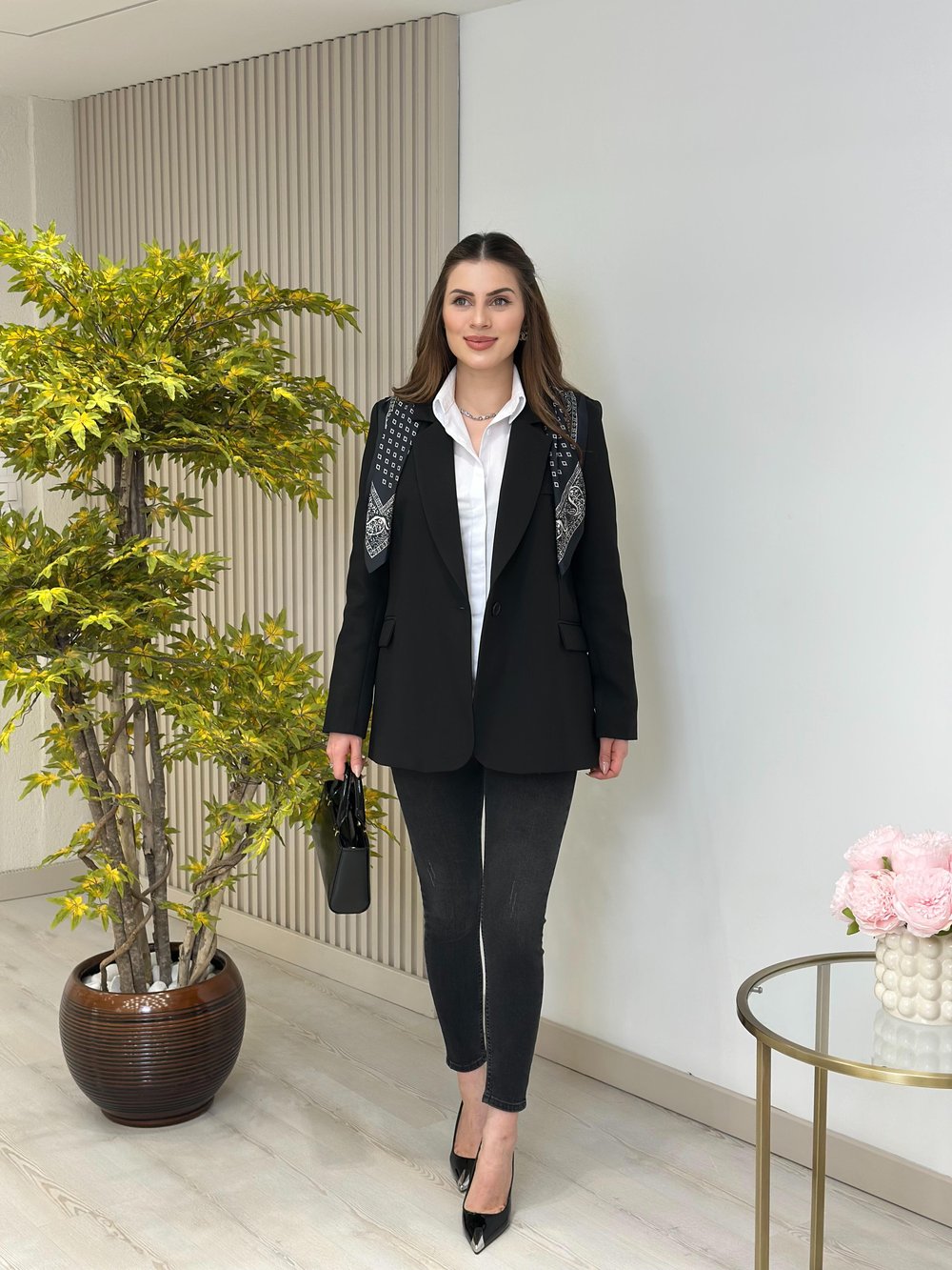 Fular Detaylı Vatkalı Rahat Kalıp Blazer Ceket Siyah