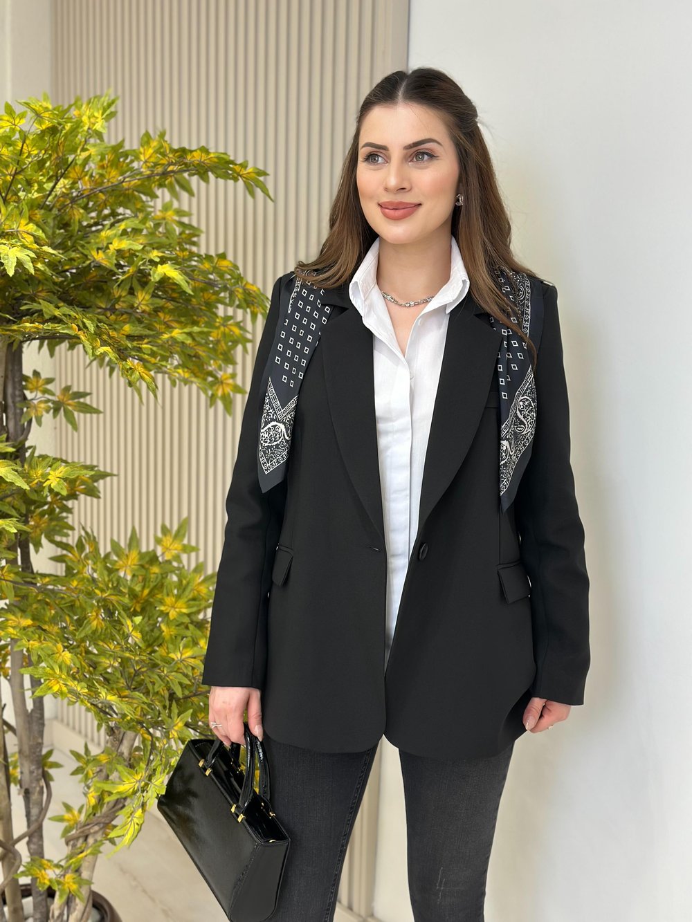Fular Detaylı Vatkalı Rahat Kalıp Blazer Ceket Siyah