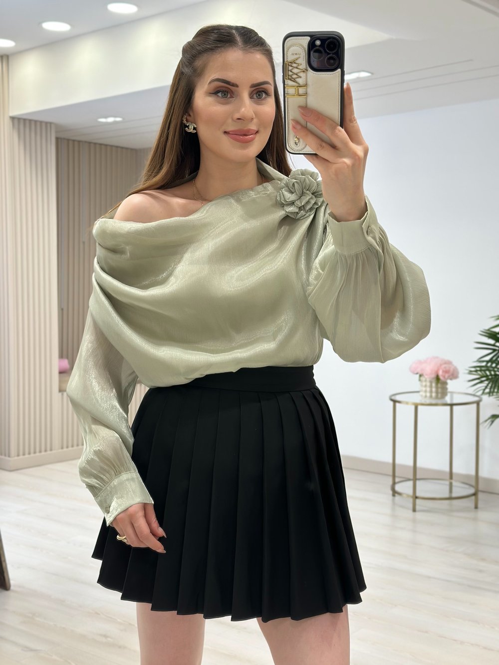 Gül Broşlu Parlak Şifon Kumaş Salaş Bluz Mint Yeşil