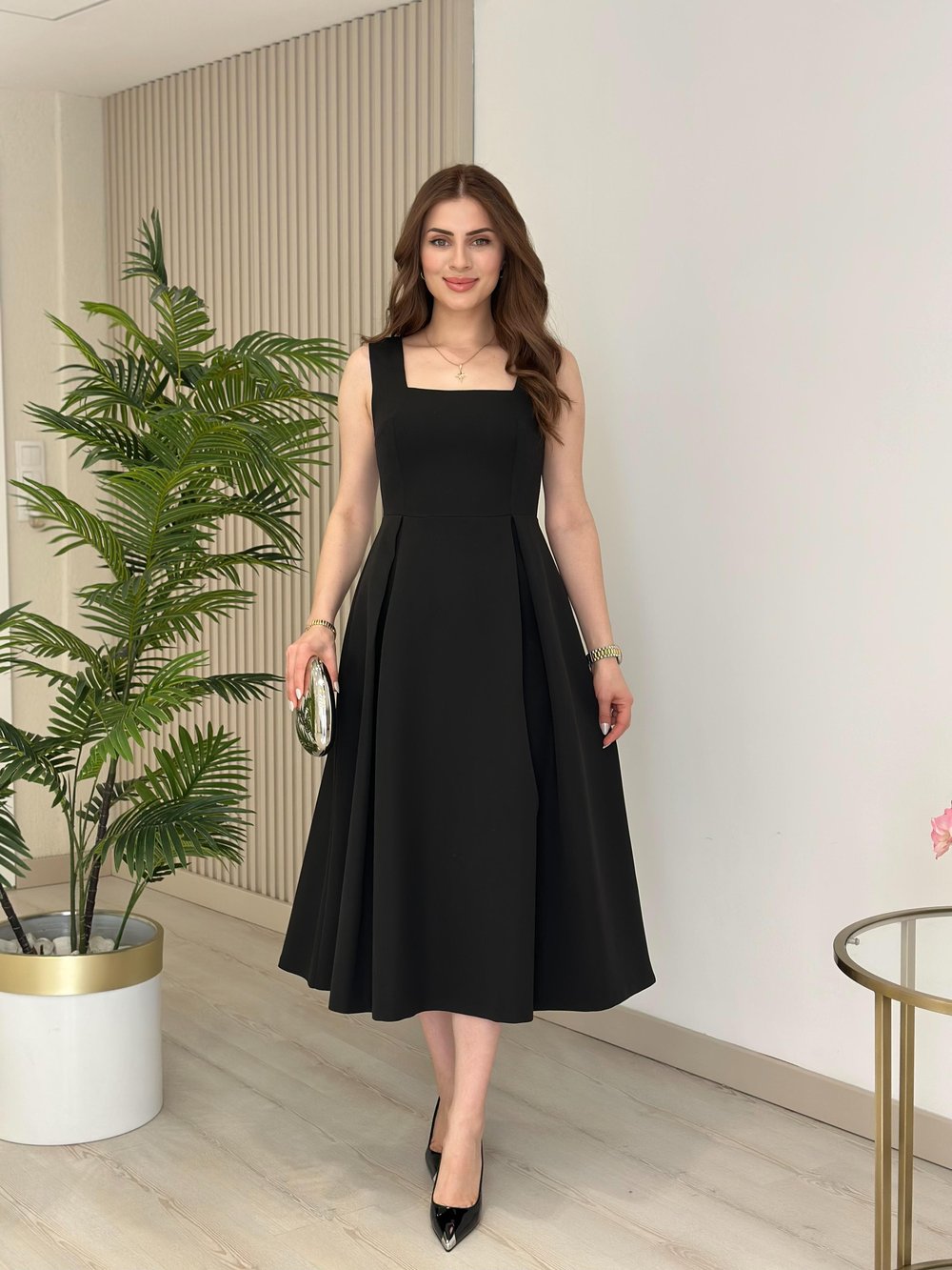 Prenses Model Kare Yaka Atlas Kumaş Elbise Siyah