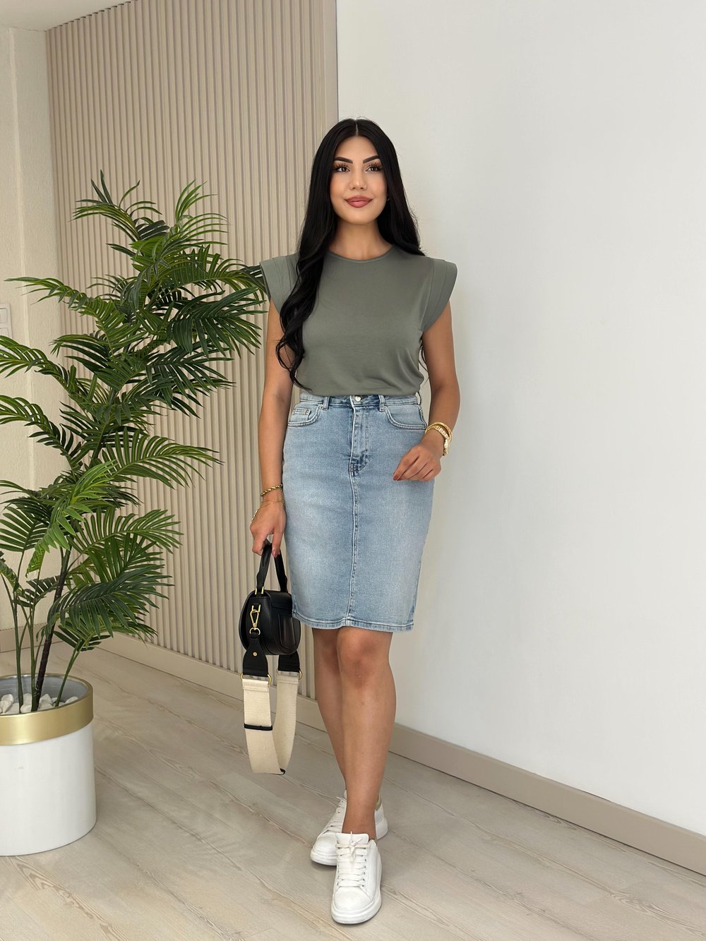 Omuzları Vatkalı Modal Kumaş Tshirt Haki