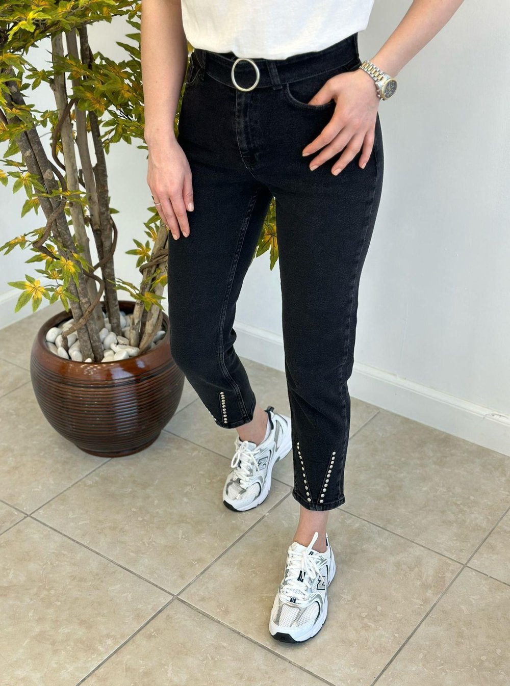 Paçası Droplu Kemerli Mom Fit Jean Füme