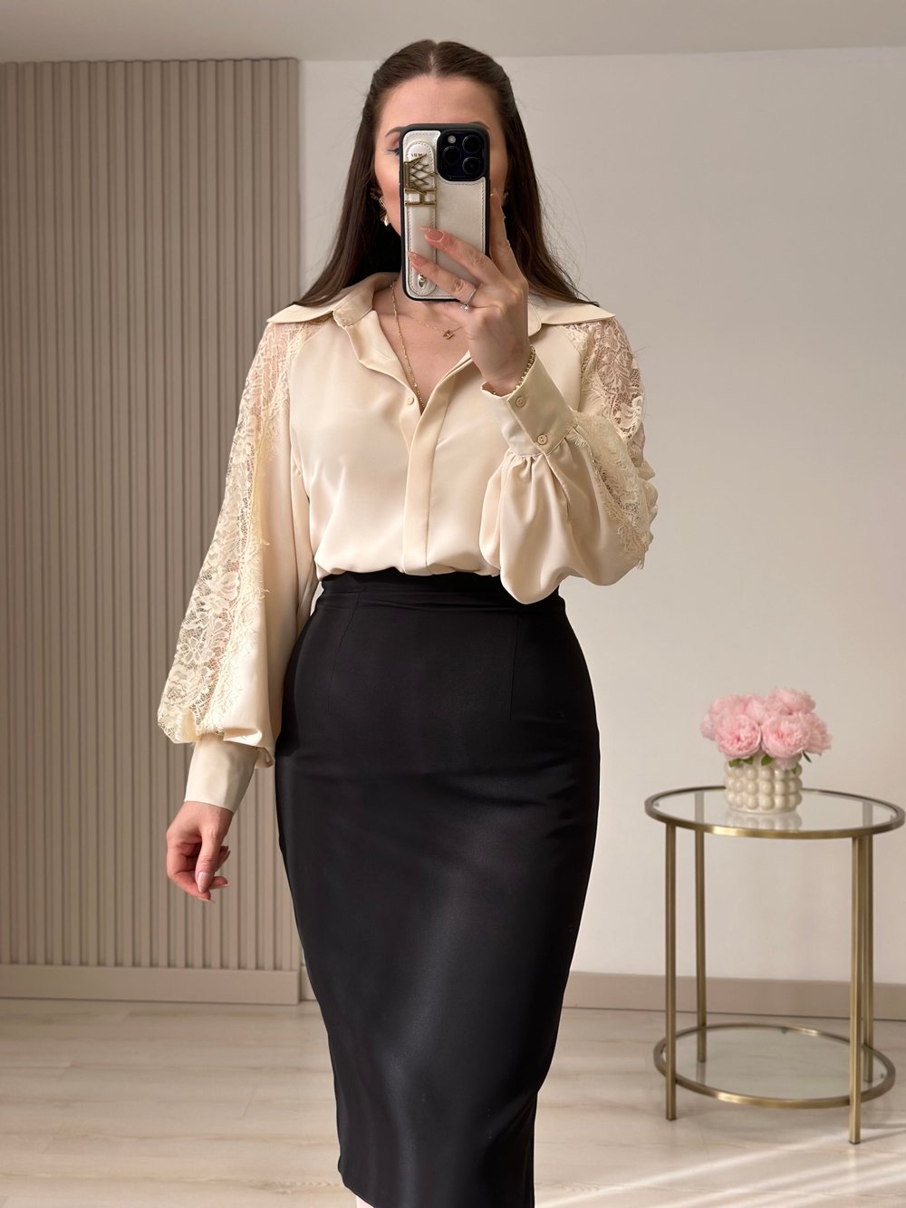 Premium Seri Kolları Güpürlü Gömlek Bej