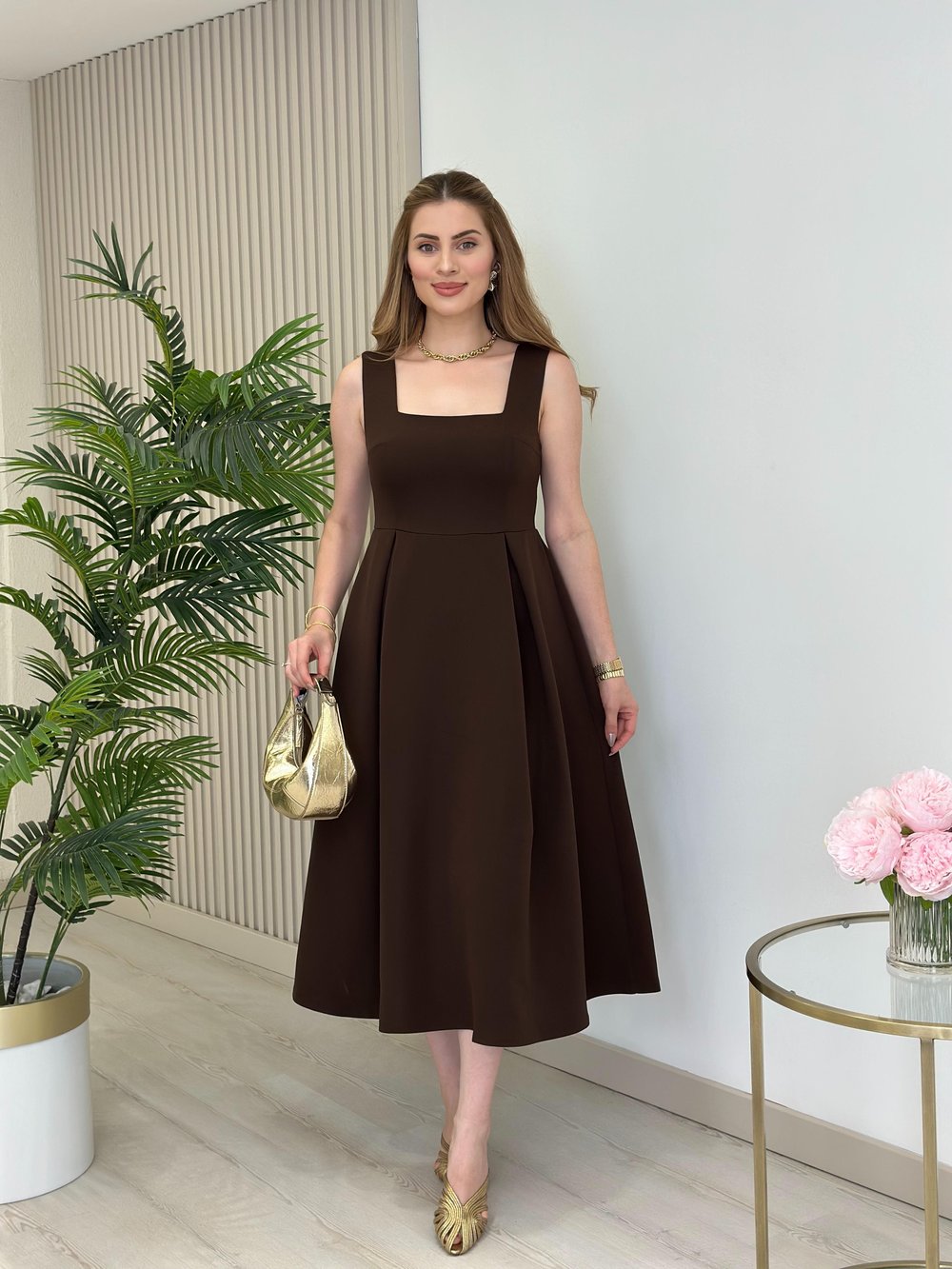 Prenses Model Kare Yaka Atlas Kumaş Elbise Kahve