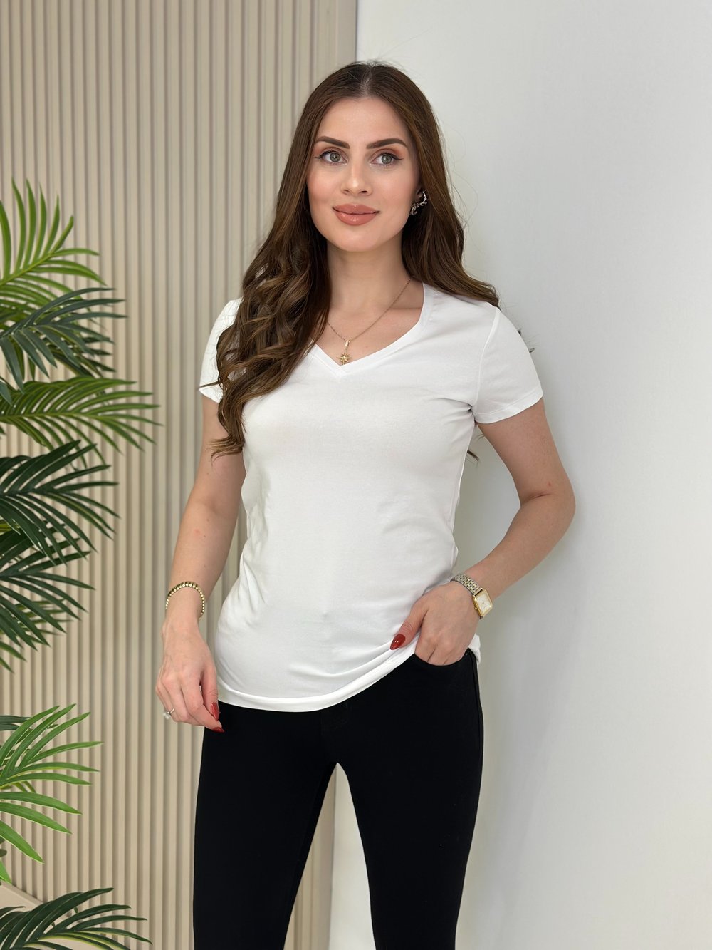 V Yaka Kısa Kollu Likralı Tshirt Beyaz