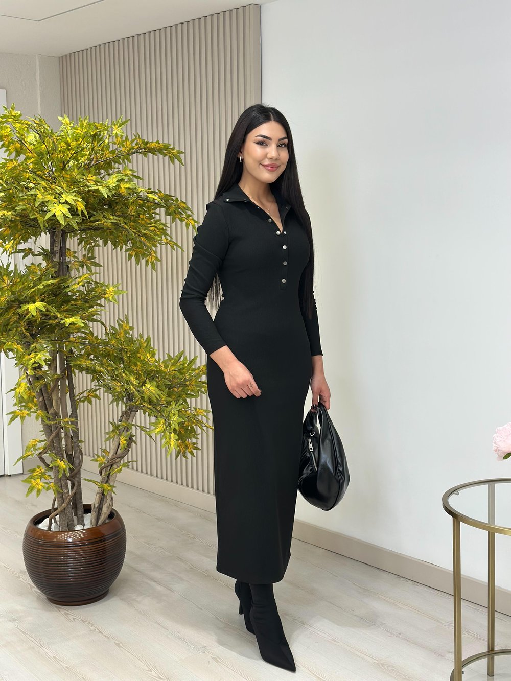 Yakası Çıtçıtlı Ottoman Kumaş Yırtmaçlı Elbise Siyah