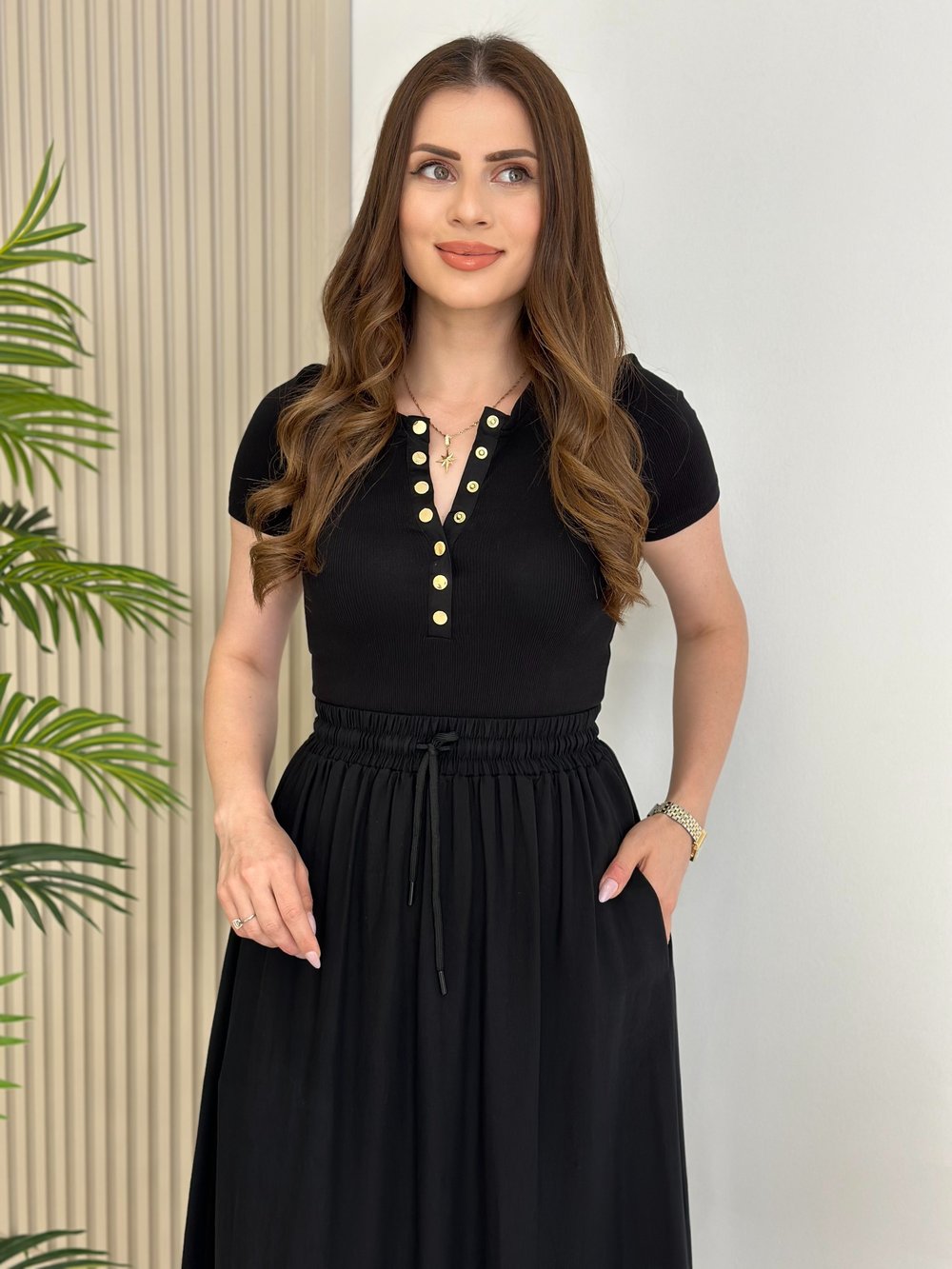 Yakası Gold Çıtçıtlı Fitilli Basıc Tshirt Siyah