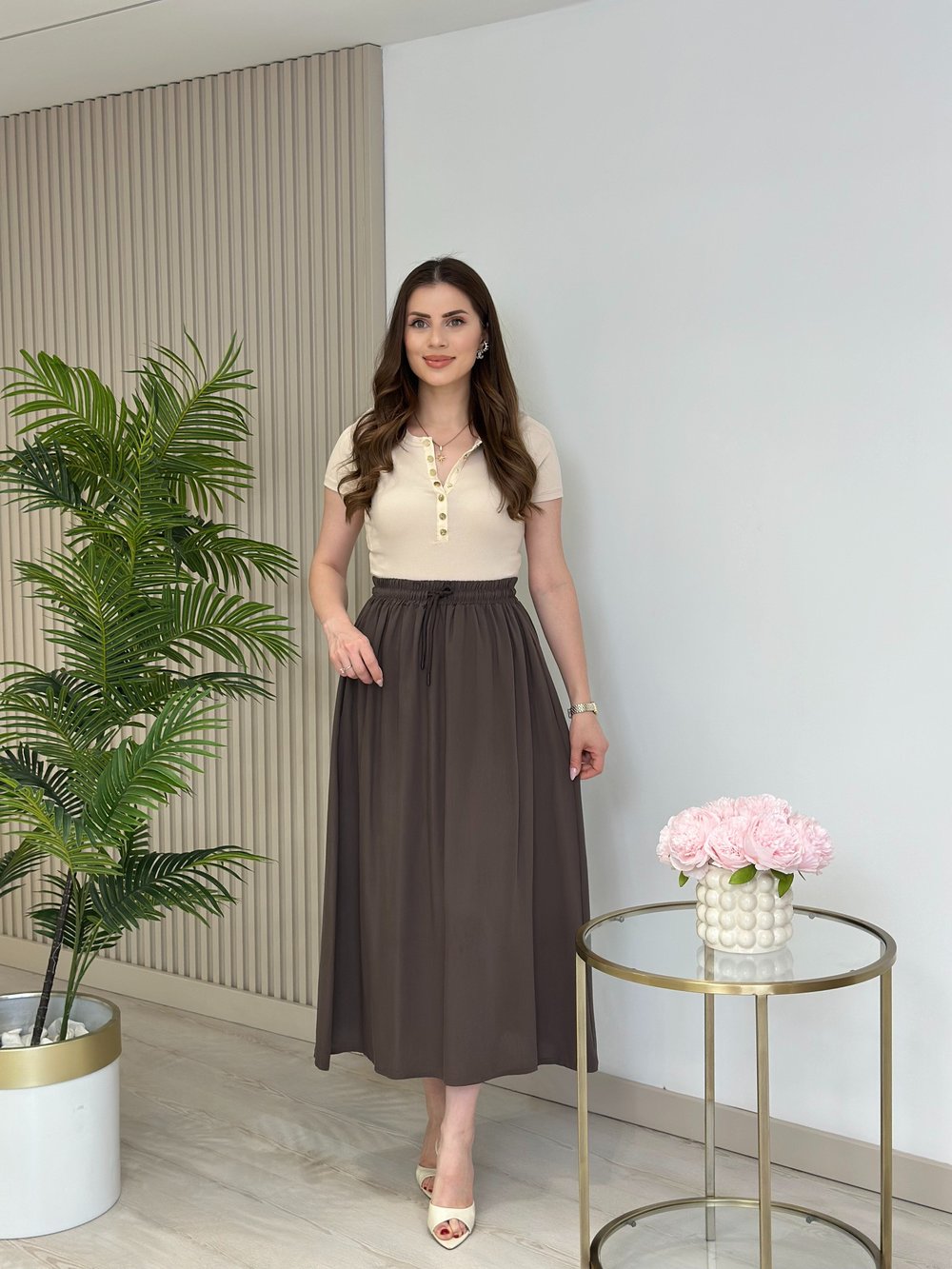 Yakası Gold Çıtçıtlı Fitilli Basıc Tshirt Bej