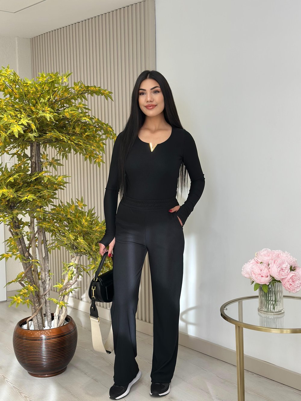 Yakası Gold Detaylı Likralı Fitilli Takım
