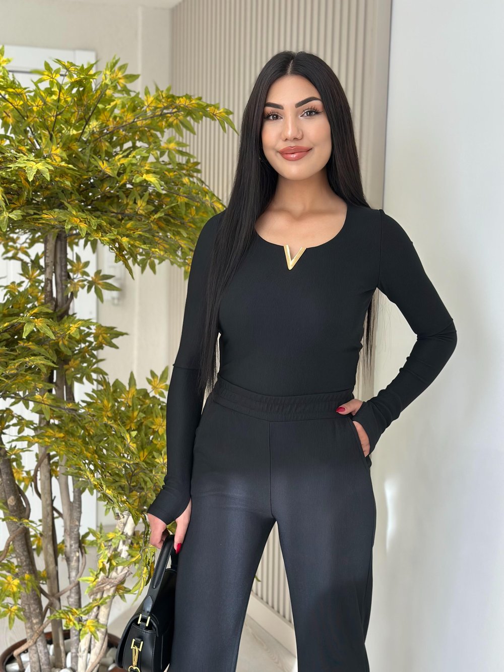 Yakası Gold Detaylı Likralı Fitilli Takım