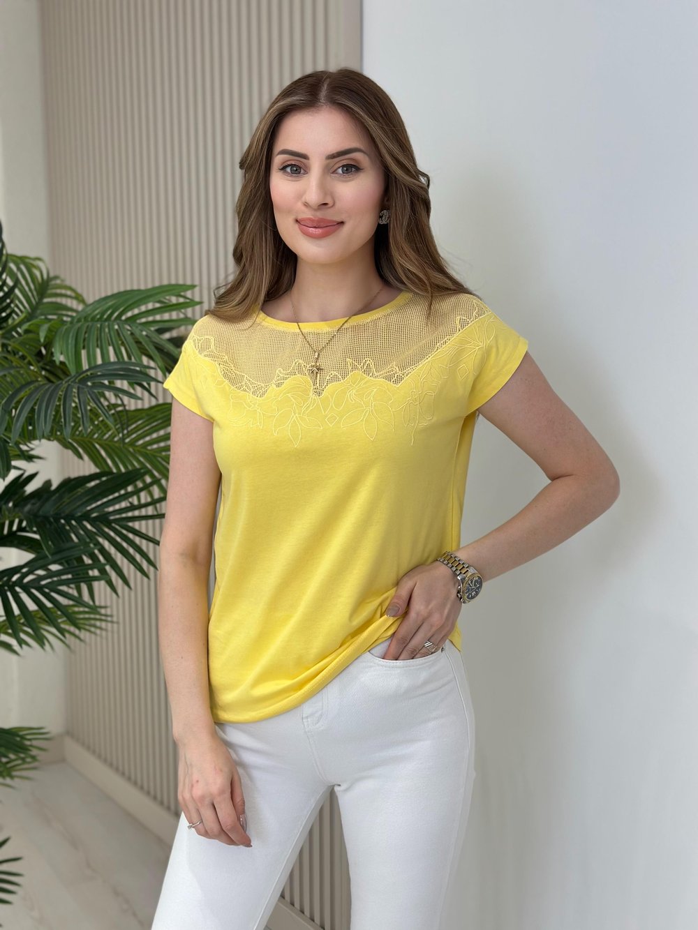 Yakası İşleme Detaylı Tshirt Sarı