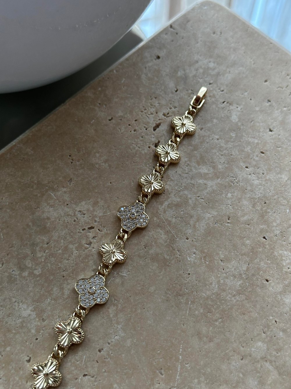 Yonca Taşlı Bileklik Gold