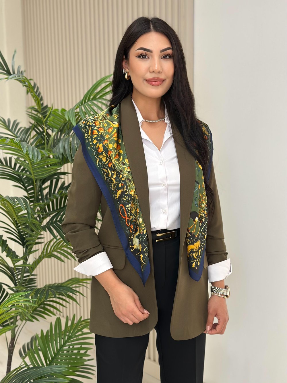 Zümrüt Desenli Fular