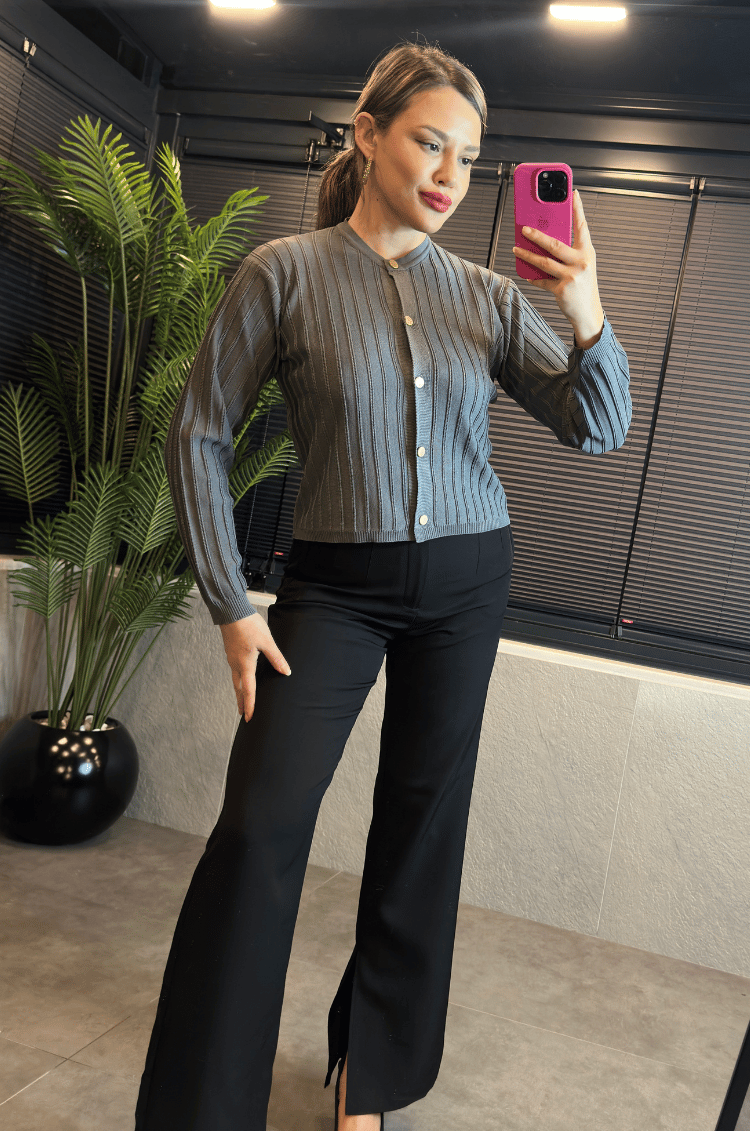 Çizgi Detaylı Gri Triko Hırka
