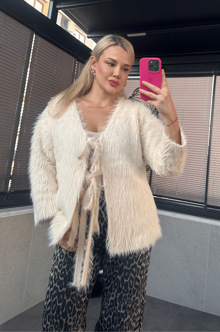 Ekru Marka Model Oversize Sakallı Hırka