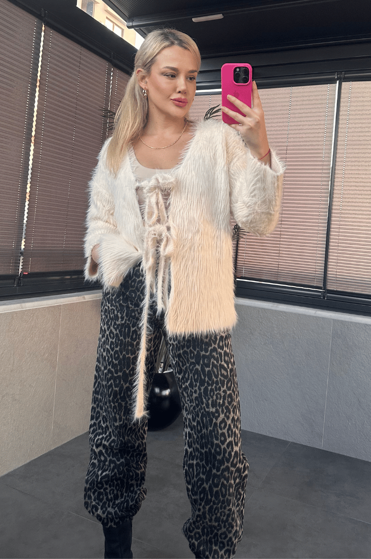 Ekru Marka Model Oversize Sakallı Hırka