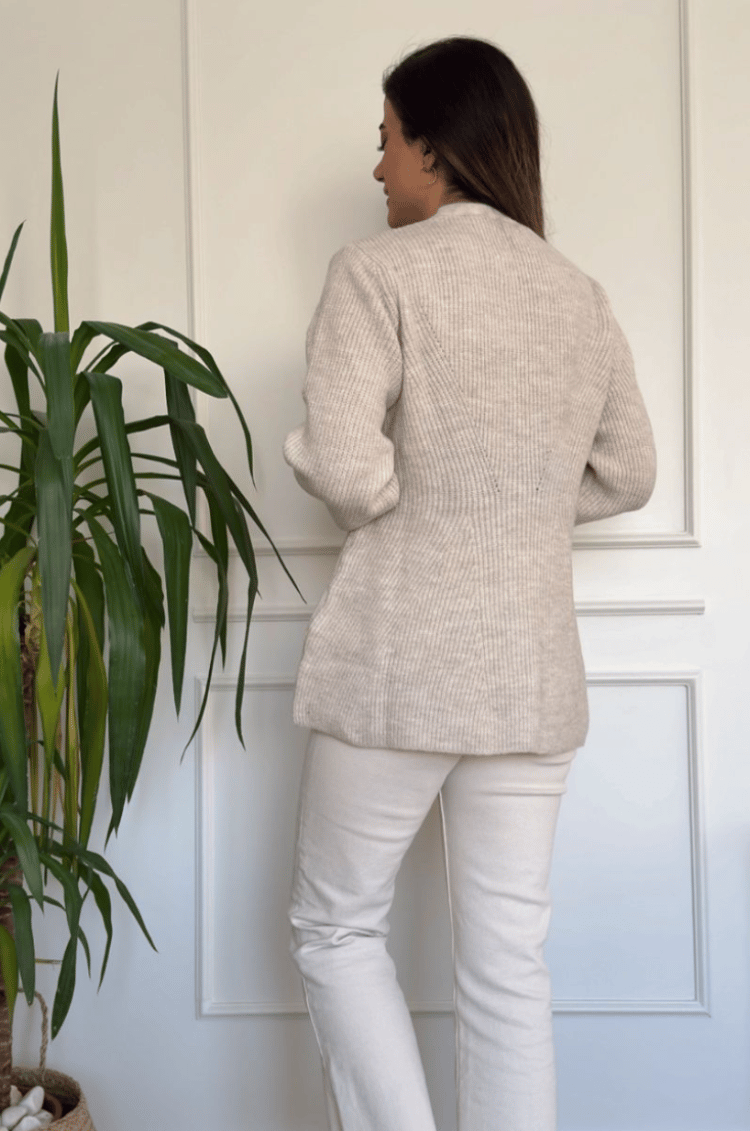 Krem Belden Oturmalı Düğmeli Yumoş Hırka