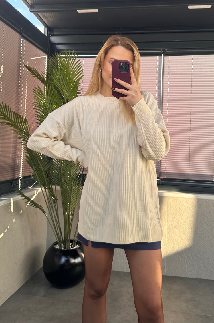 Krem Rengi Yarı Boğazlı Fitilli Oversize Kazak