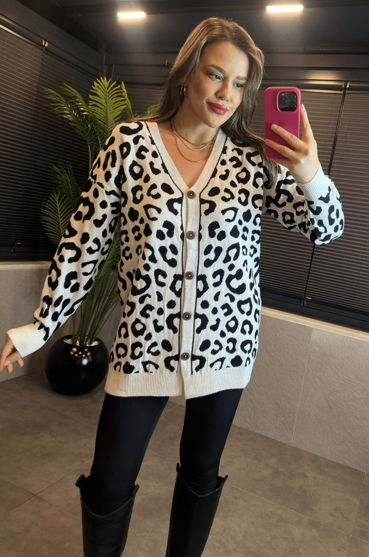 Leopar Desenli Beyaz Hırka