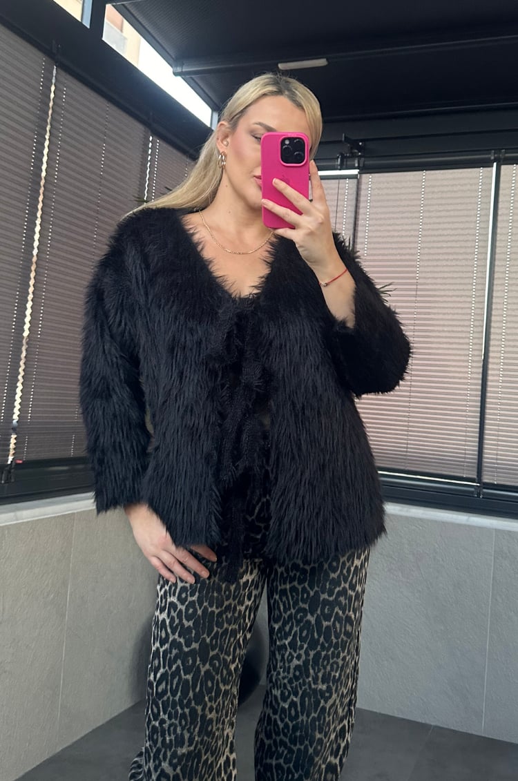 Siyah Marka Model Oversize Sakallı Hırka