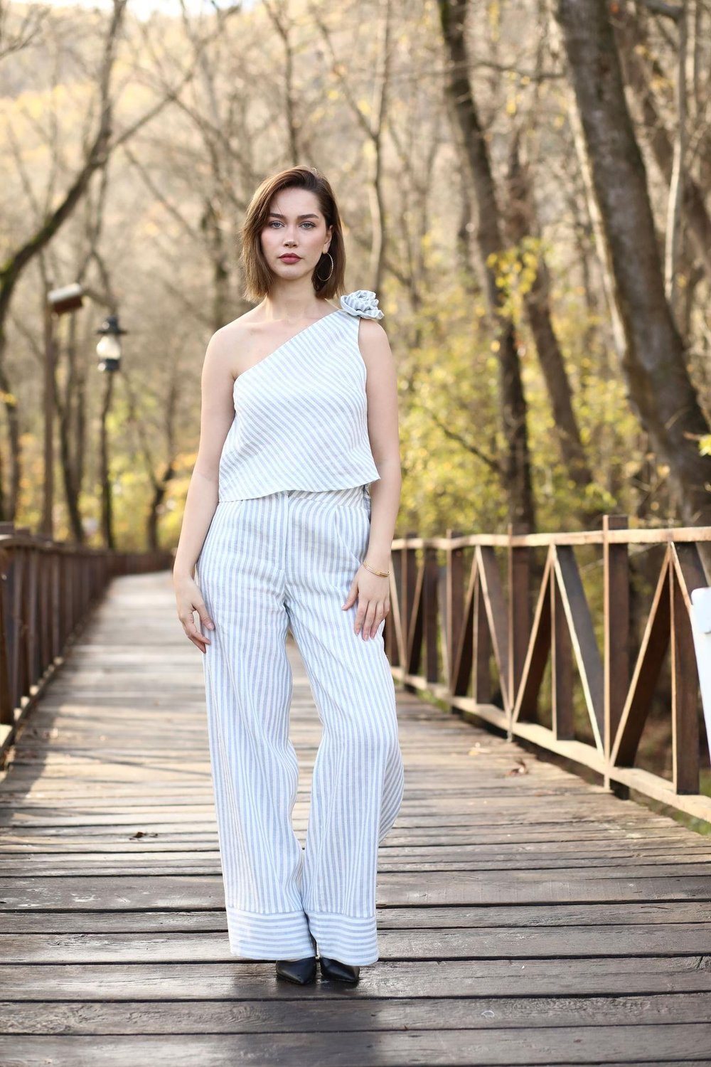 Helira Omuz Çiçek Detaylı Çizgili Takım Bebe Mavisi