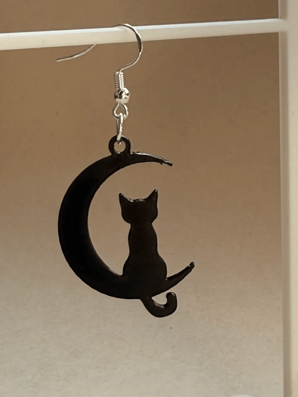 Ay ve Kedi Figürlü Kadın Küpe – Sevimli Hediyelik Takı