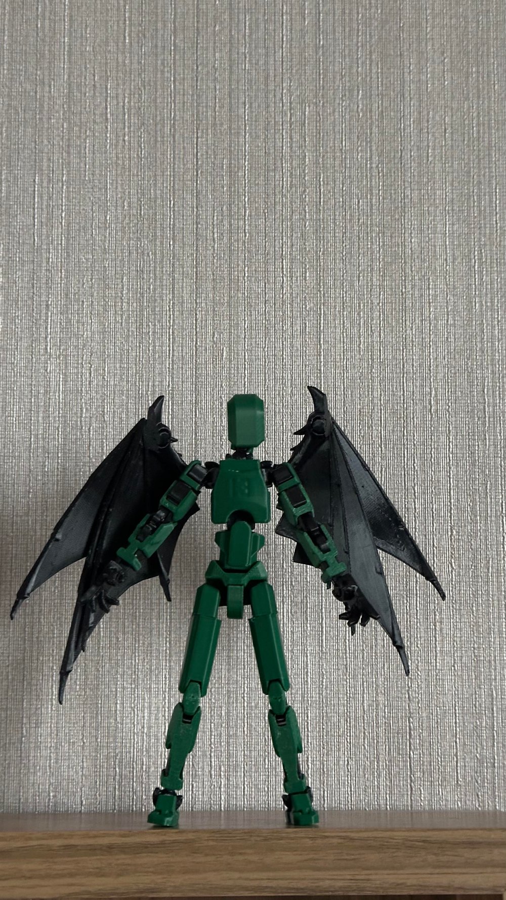 Lucky 13 Aksiyon Figürü Robot Oyuncak 13cm Yeşil Siyah ve Yarasa Kanat Seti