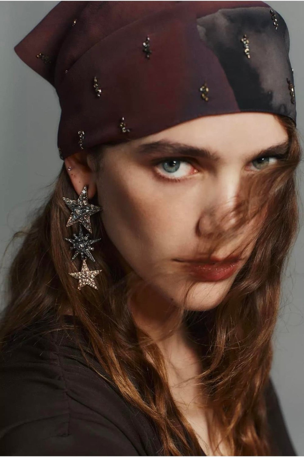ZR Model Taşlı Yıldızlar Küpe