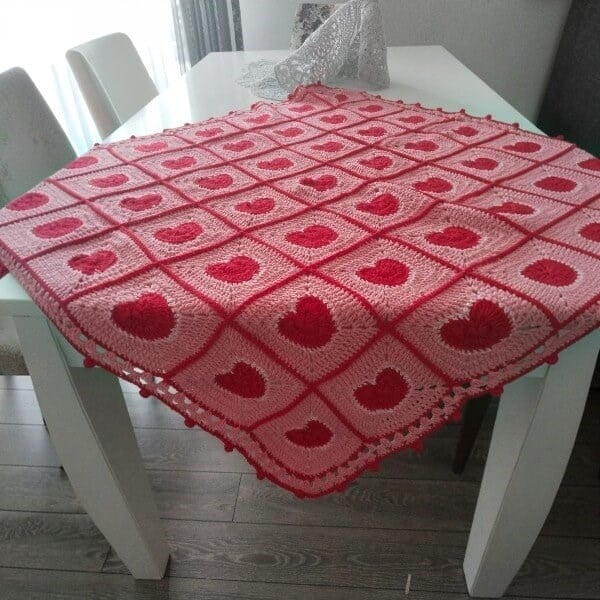 Kalp motifli bebek battaniyesi