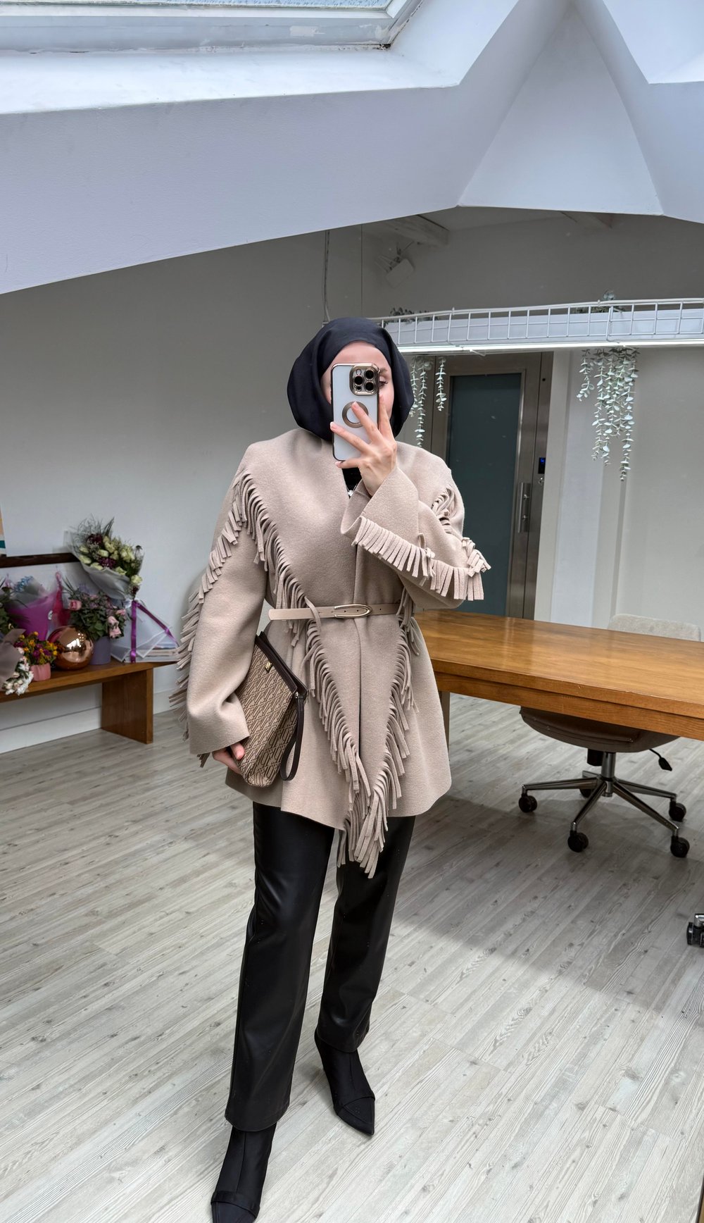 Yeni Helen Saçaklı Kaban Ceket - Bej