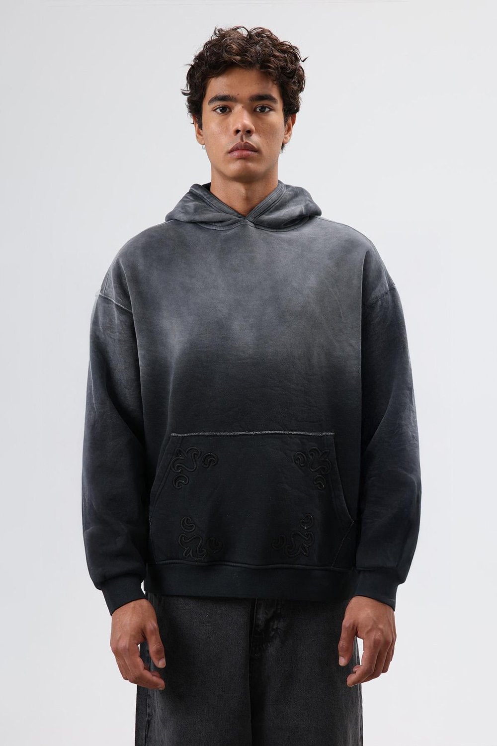 Oversize Nakış Detaylı Hoodie Siyah
